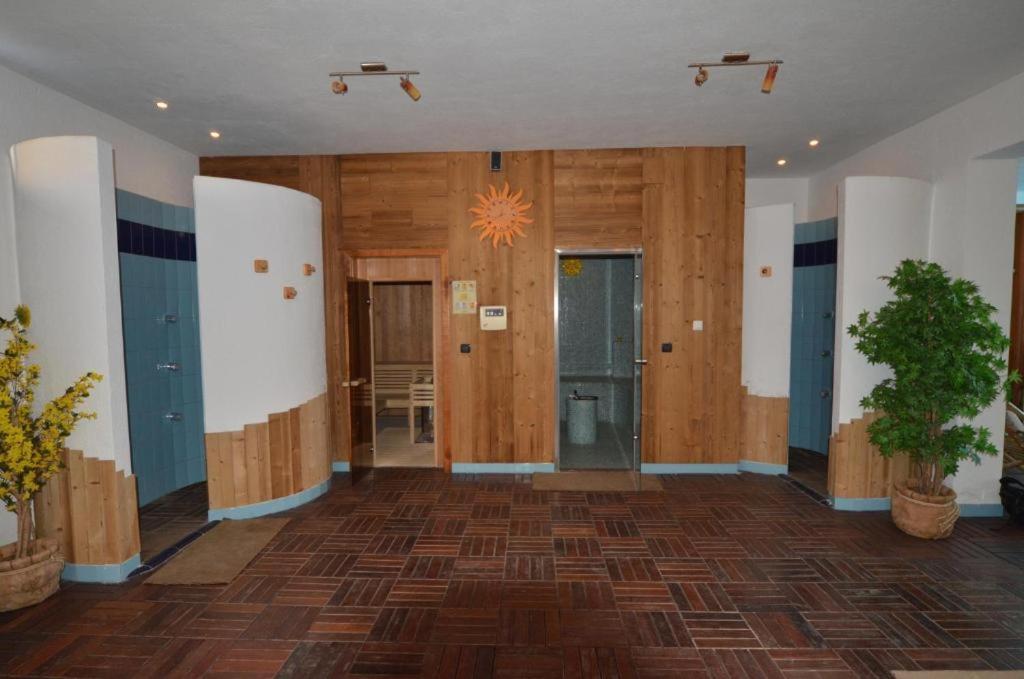 Apartments Ana Wellness L Ровінь Екстер'єр фото