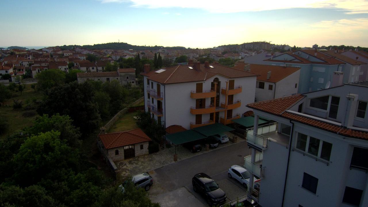 Apartments Ana Wellness L Ровінь Екстер'єр фото
